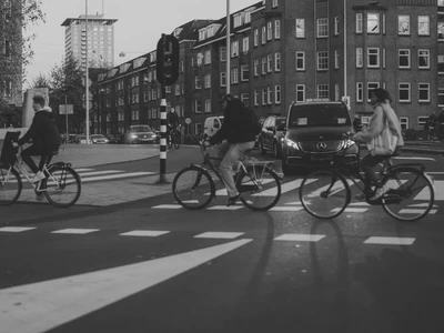 Modeling Human-Like Interaction Between Cyclists and Vehicles featured image